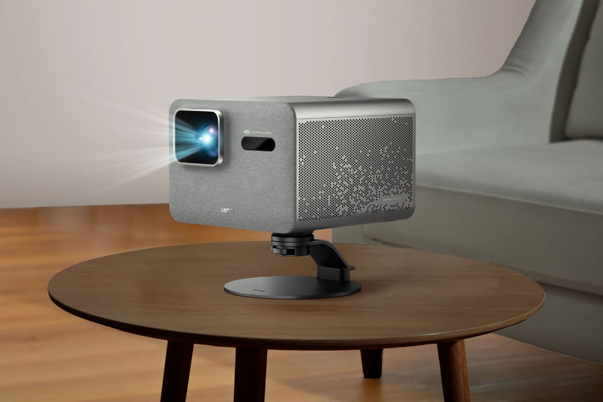 専用スタンドも用意する