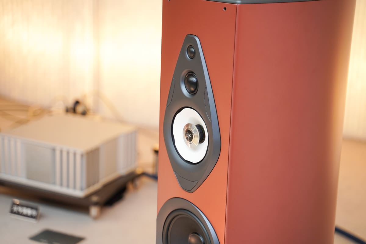 中高域チェンバー内にコルクを配置している