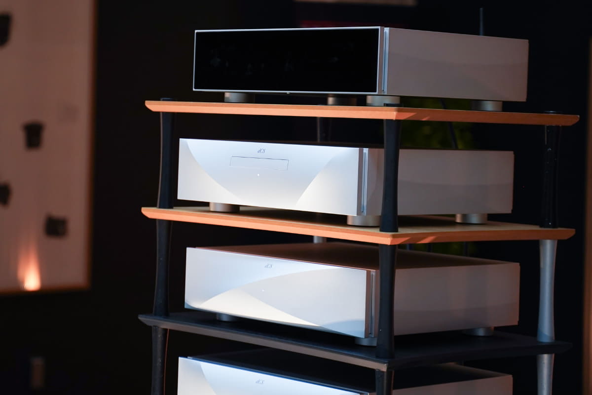 トランスポートを加えた「dCS Varese Music System」