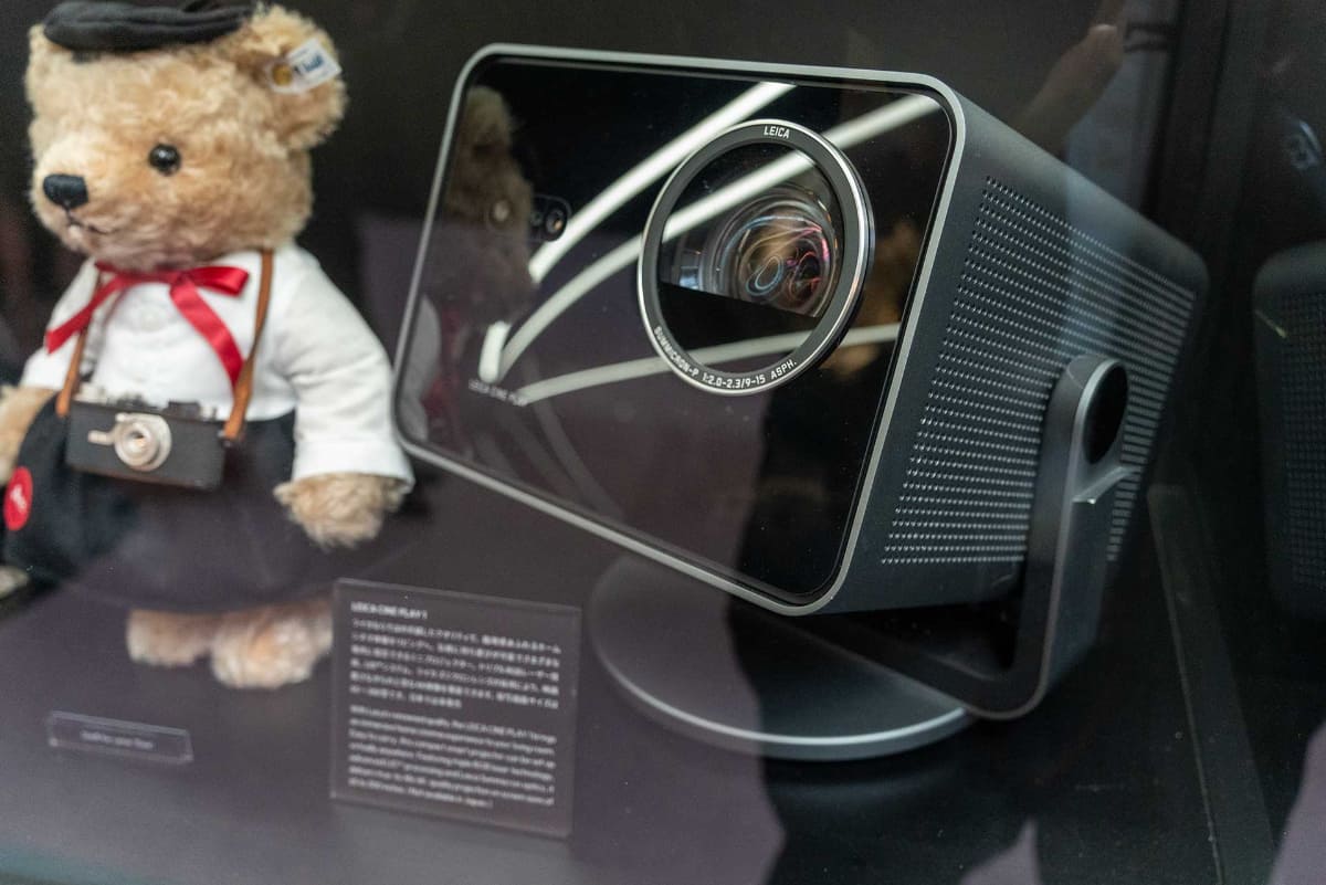 ライカズミクロンレンズを搭載した4Kミニプロジェクター「LEICA CINE PLAY 1」など日本未発売製品も展示