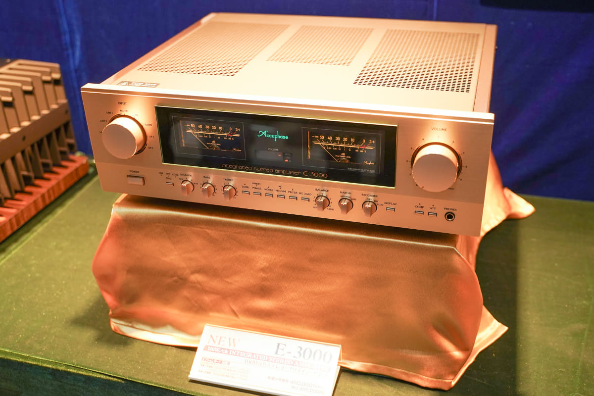 上位機の技術を踏襲したプリメインアンプ「E-3000」