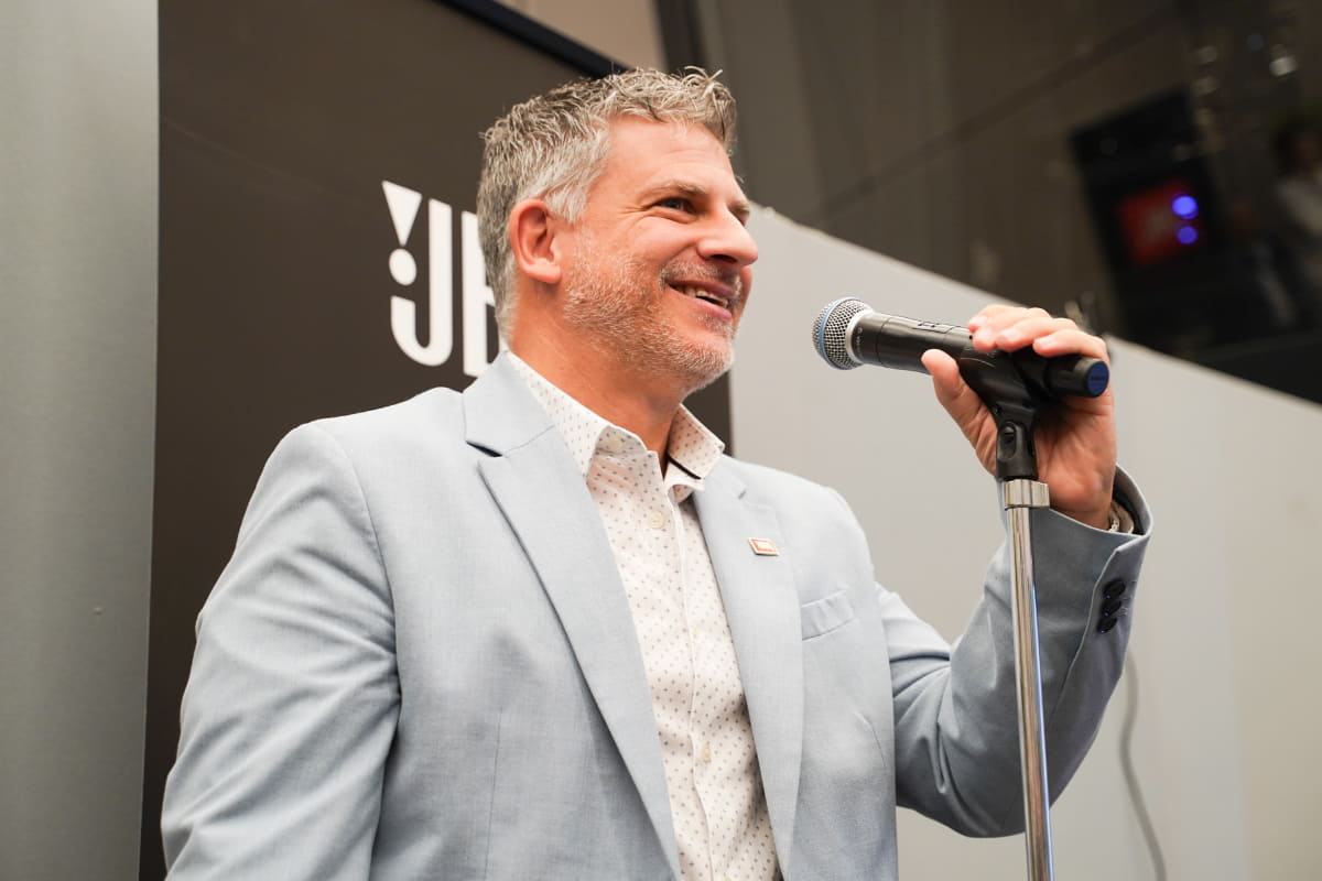 ハーマンインターナショナルのコーポレートコミニケーションズ ディレクターDAVID GLAUBKE氏