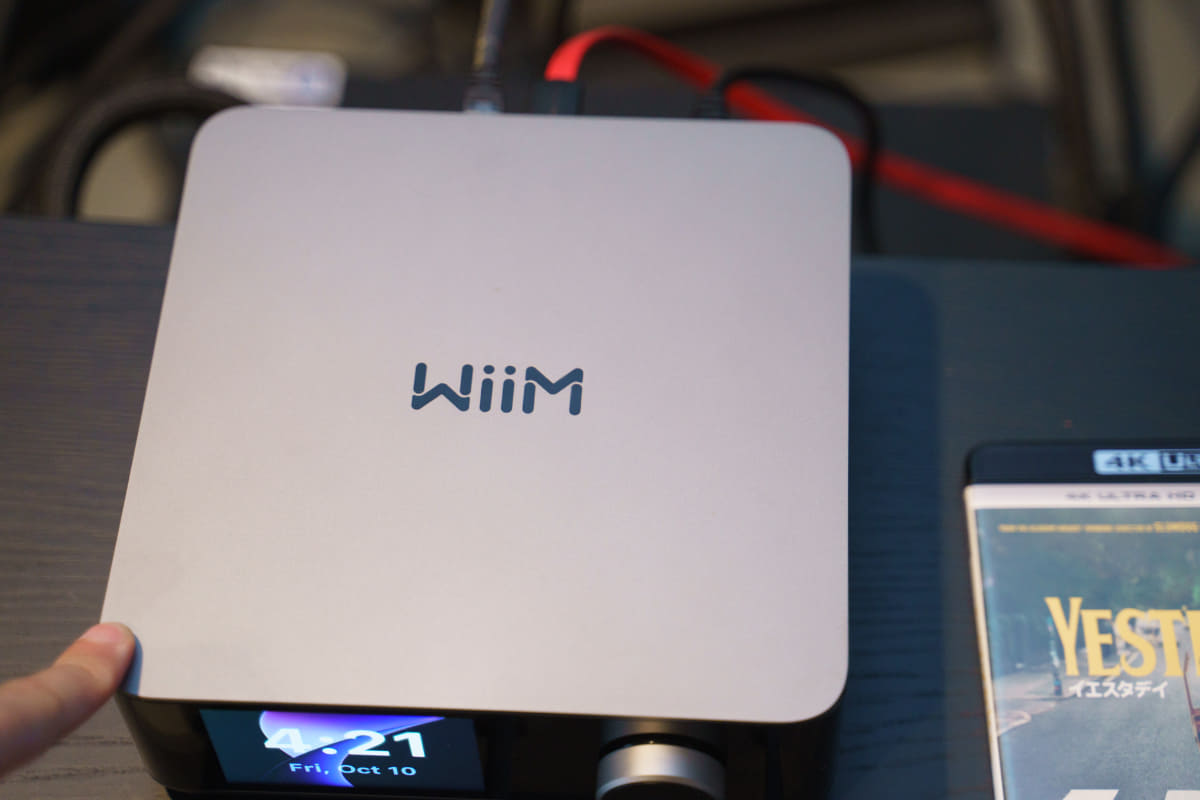 筐体はアルミニウム製で、高級感がある