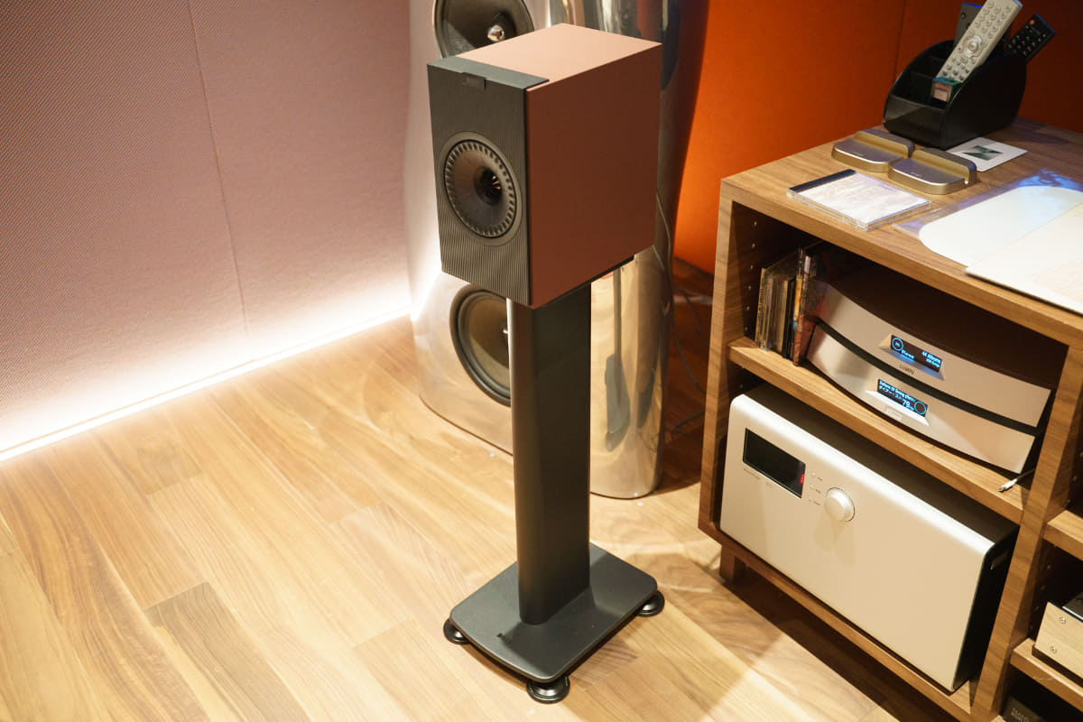 スタンドは別売