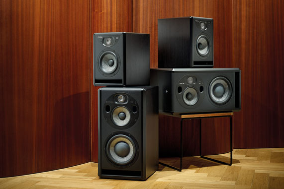 新モデル「ST SOLO 6 BLACK」と「ST TRIO 6 BLACK」