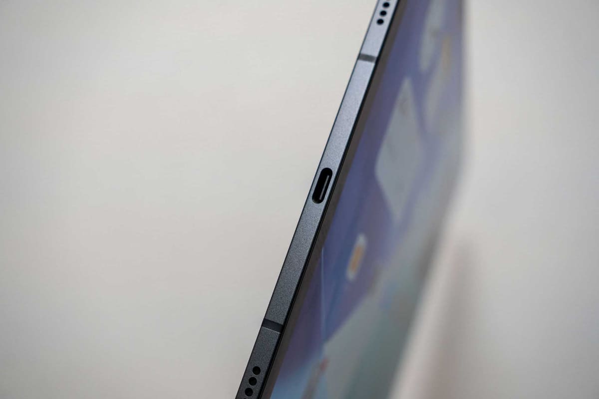 USB-C端子は急速充電対応に