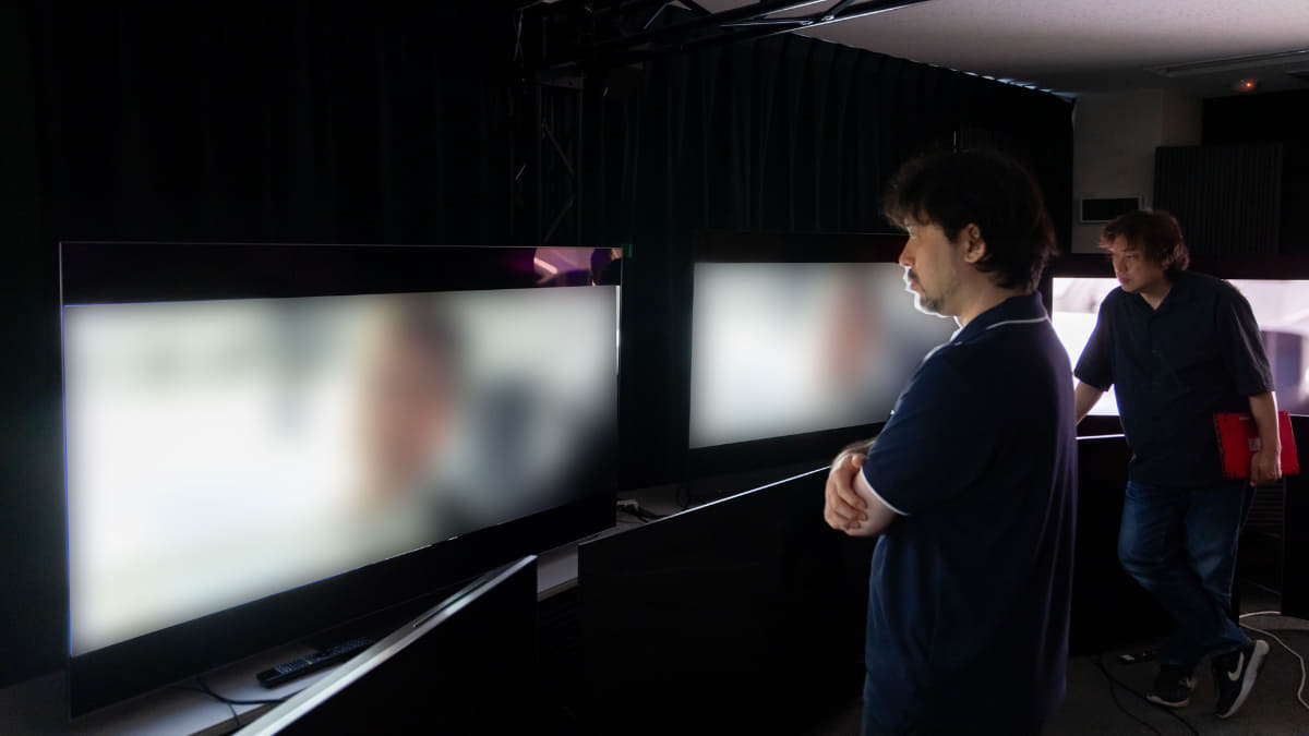 ※実際のテスト時は、スタンドにテレビを乗せて視聴しています