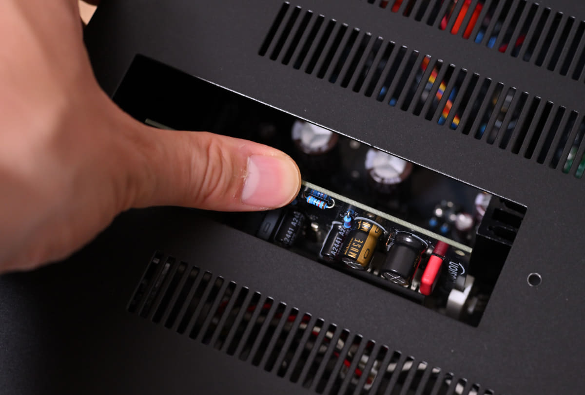 ……新たなDACボードを挿し込む