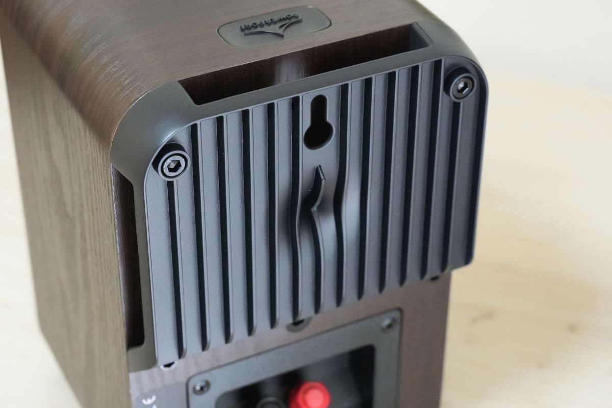 独特な設計のバスレフポート「パワーポート」