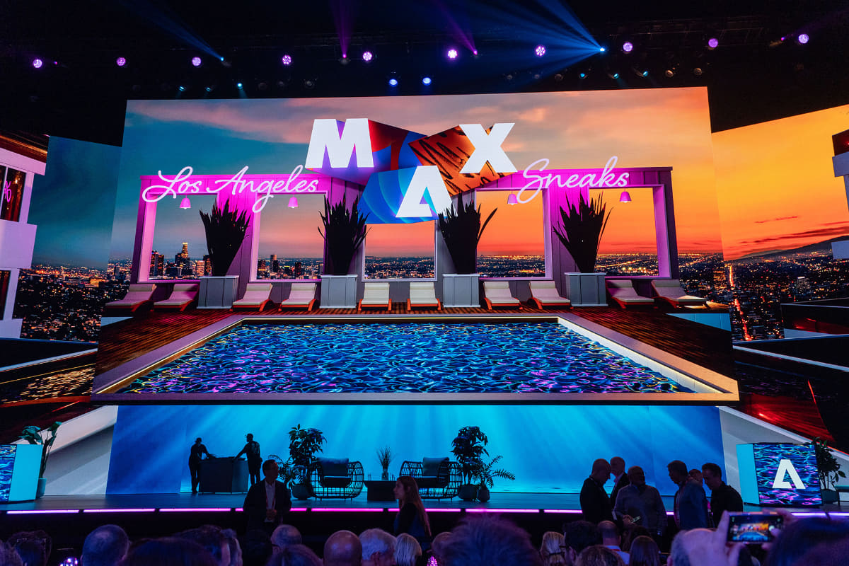 MAXのトリを飾るイベント「MAX Sneaks」