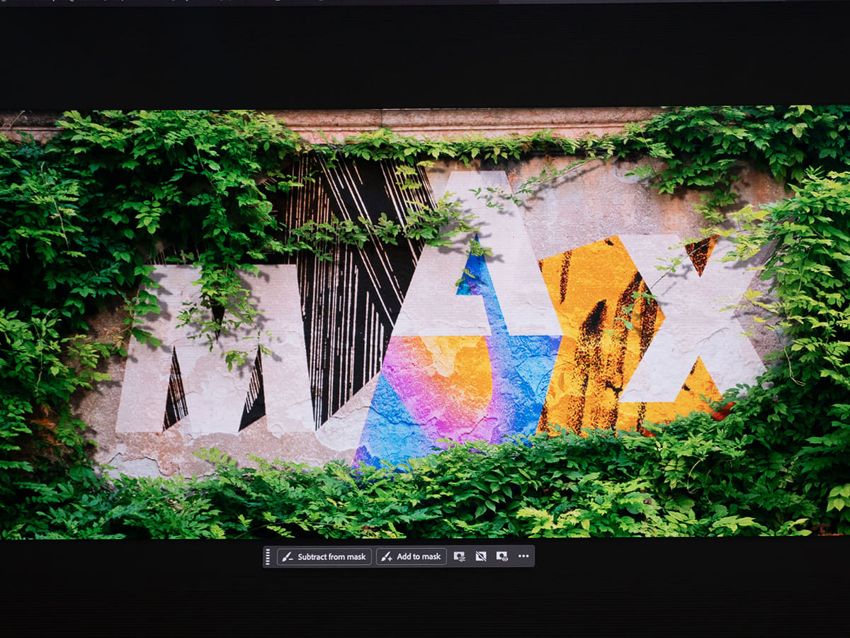 壁だけを「MAX」の文字入りに入れ替え