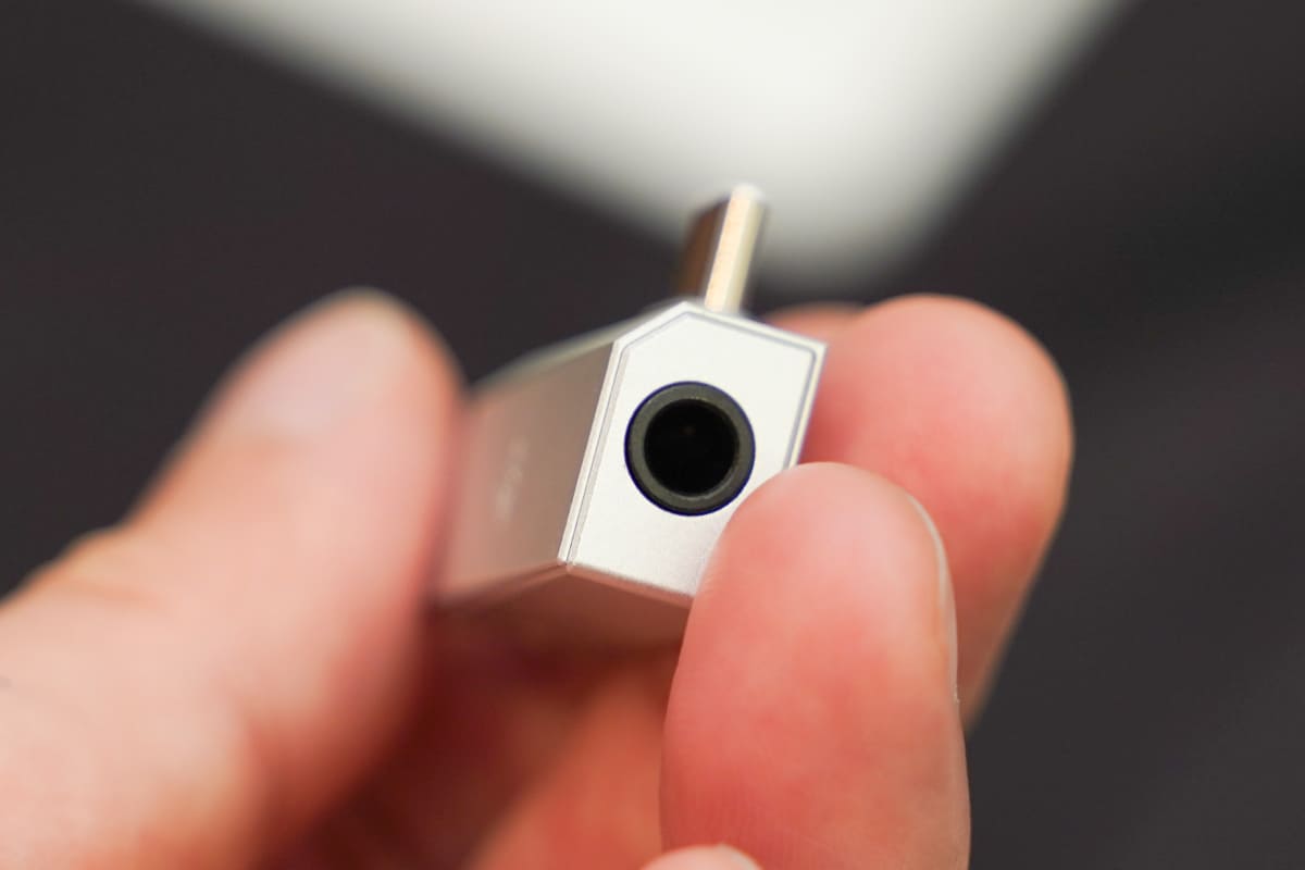 FIIO Snowsky TINY Bは3.5mmと4.4mmヘッドフォンジャックを搭載(4.4mmは非バランス)