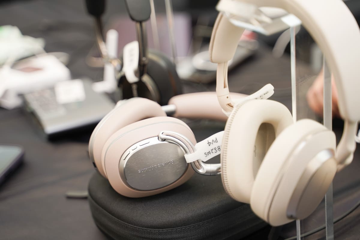 Bowers & Wilkinsも主点。9月下旬に発売されたばかりのフラッグシップ・ワイヤレスヘッドフォン「Px8 S2」を試聴できるほか、「Px7 S3」や「Px8」、「Px7 S2e」との比較試聴も可能