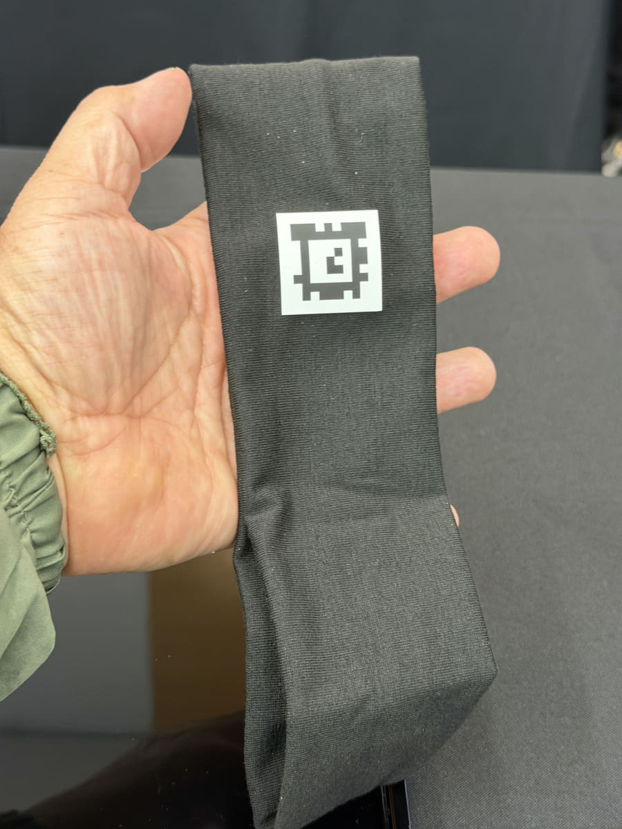 ARマーカーの印刷されたヘッドバンド