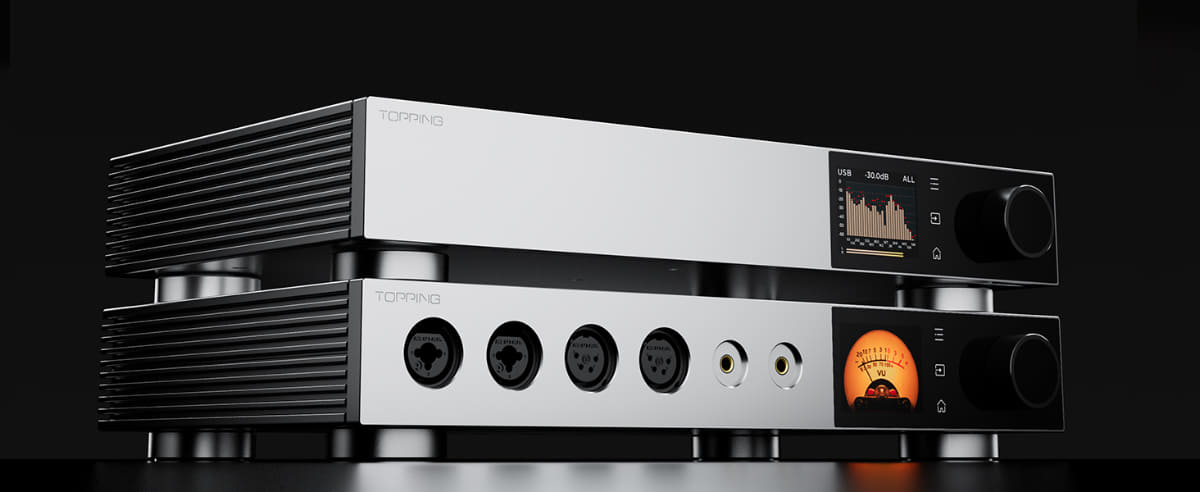 上からフラッグシップDAC「D900」、最上位ヘッドフォンアンプ「A900」