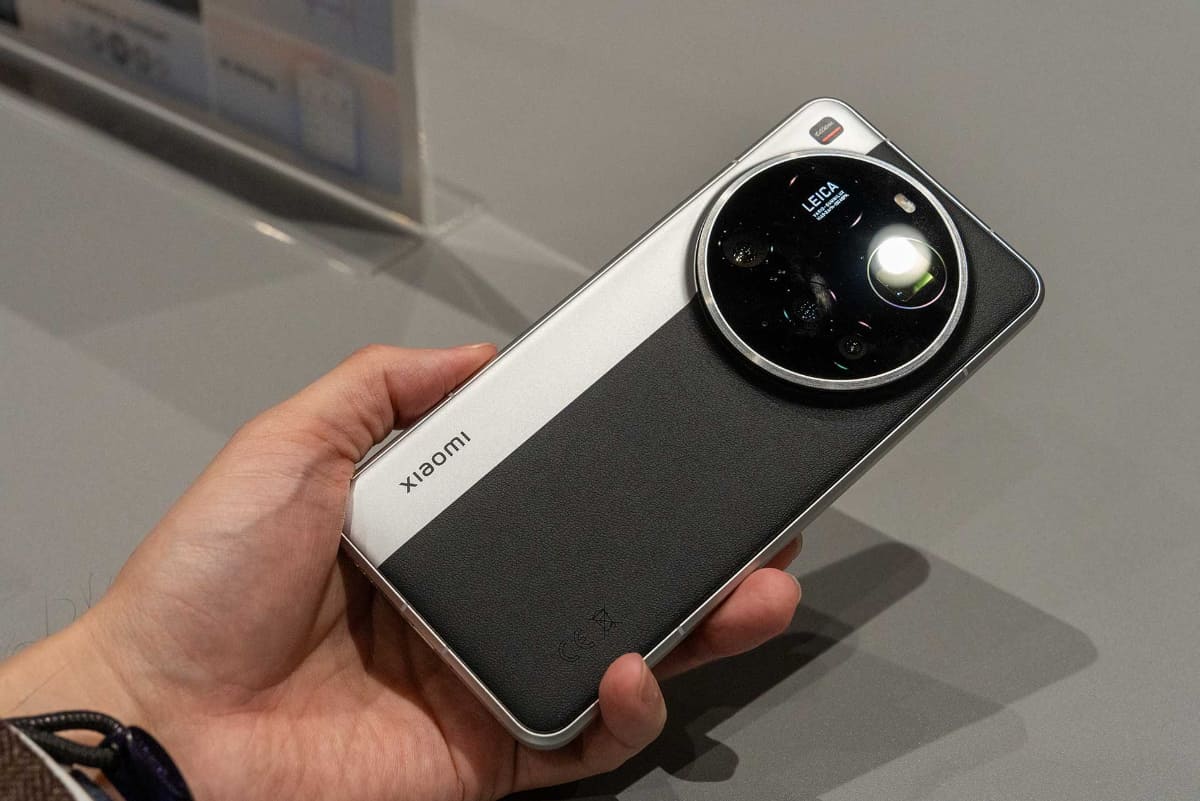 「Xiaomi 15 Ultra」(シルバークローム)