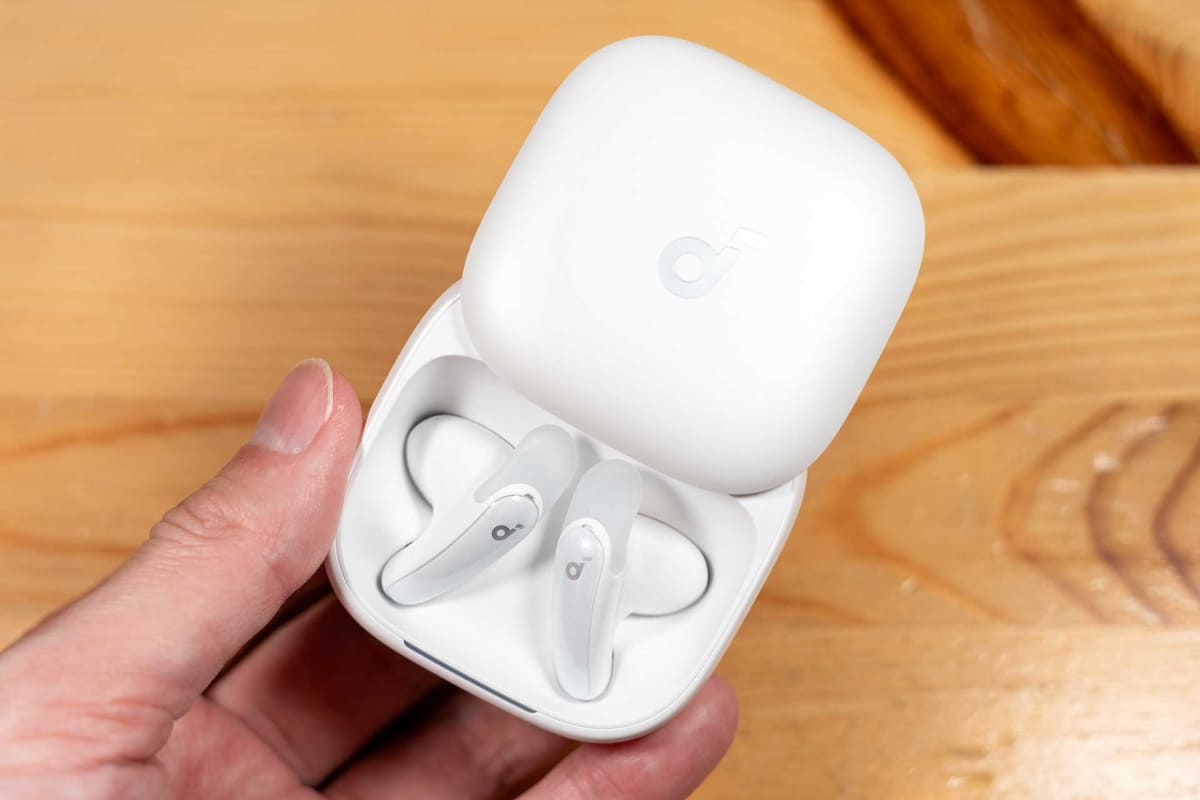 「Soundcore Liberty Buds」(パールホワイト)