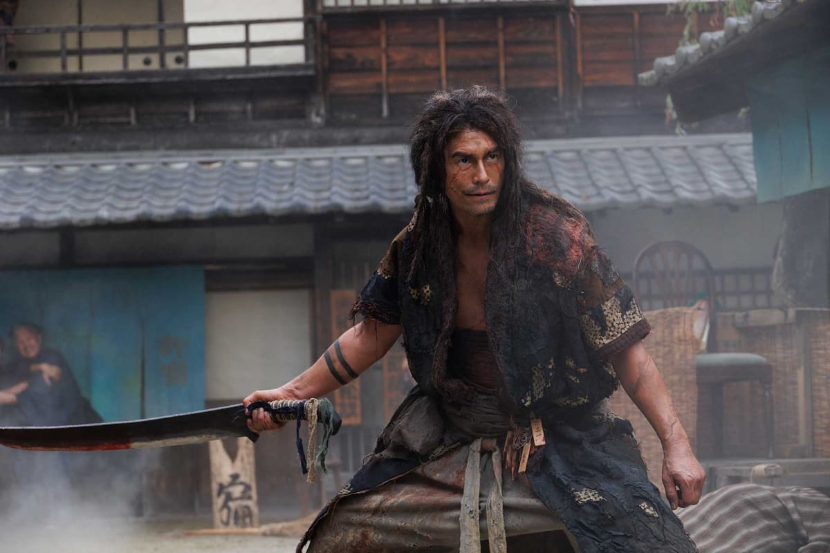 伊藤英明演じる貫地谷無骨