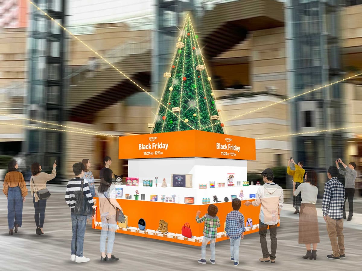 会場の中央には高さ6mの「Amazon Black Friday Tree」も登場