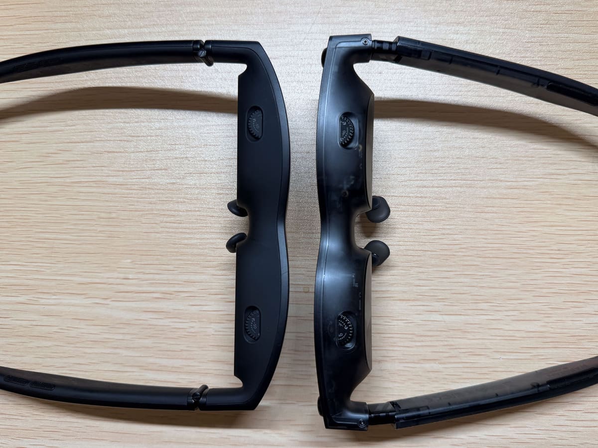 左が旧機種、右がVITURE Luma Ultra。横幅が少し広くなった。どちらも視度調整機能付き