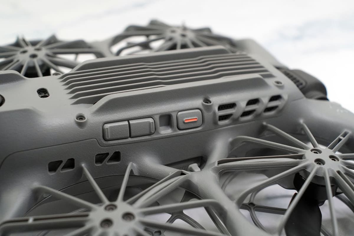 側面にある操作ボタン