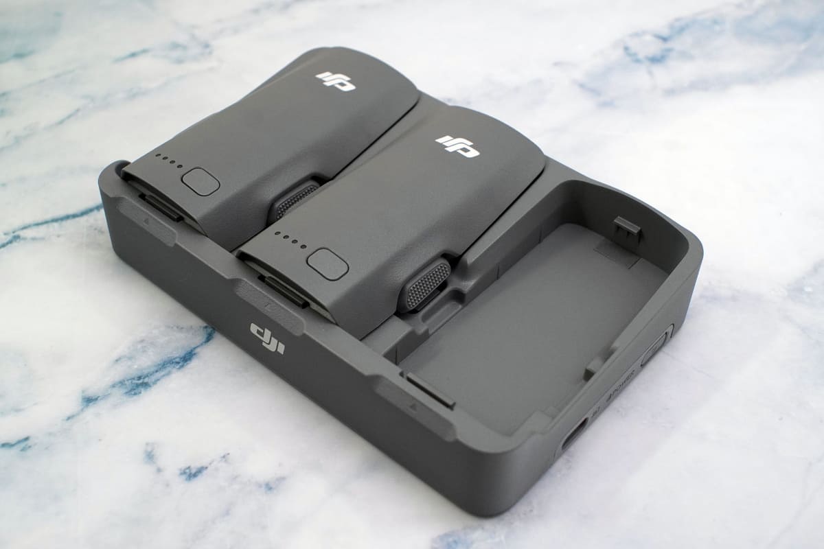 3つ同時に充電できる充電ハブ