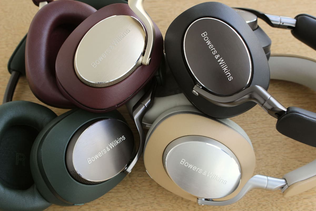 Px8のカラバリはブラック、タン、ロイヤル・バーガンディ、ダーク・フォレスト