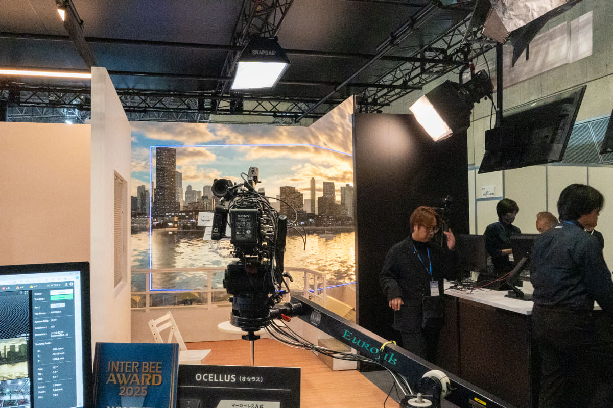 L字に設置されているLEDがCAPRI。青枠の部分がカメラで撮影している場所