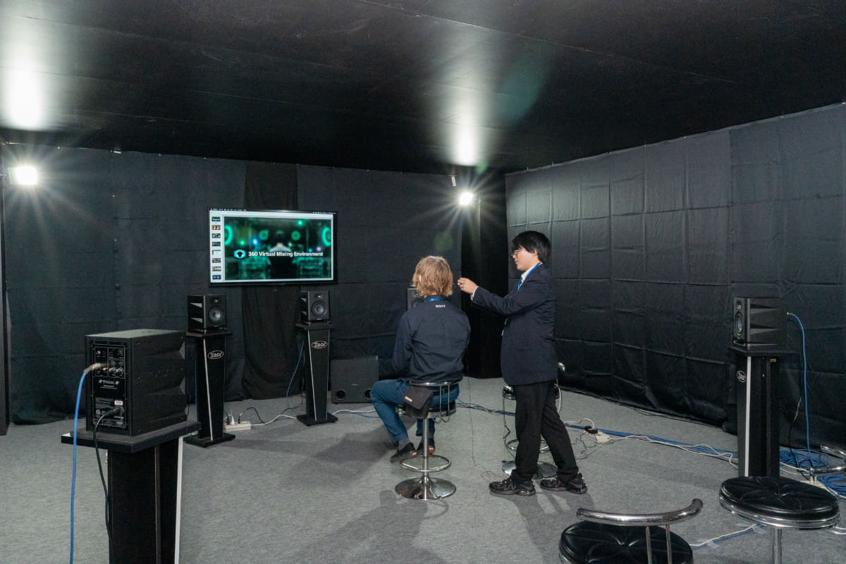 録音のプロ監修の元、測定が行なわれる