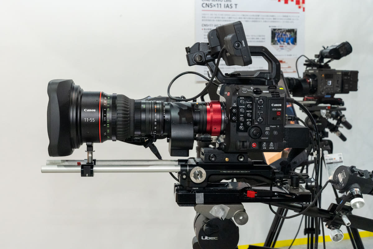 装着されているレンズが「CN5×11 IAS T/R1」