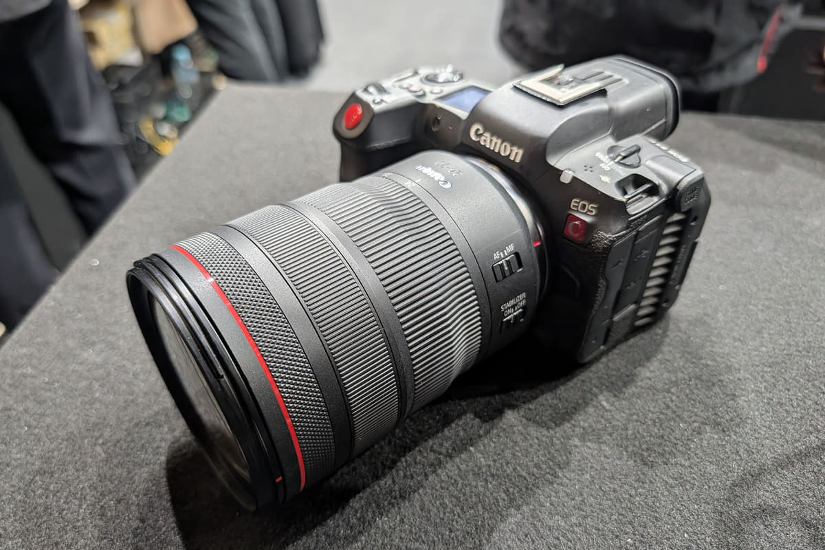 こちらはCINEMA EOS R5 C