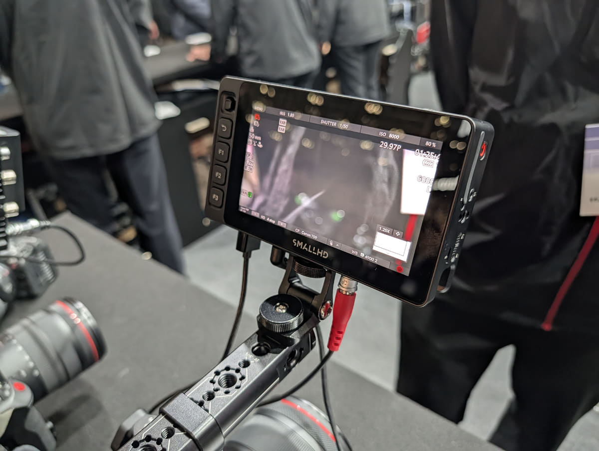EOS CシリーズとSMALLHD社のカメラモニターを組み合わせてタッチ操作を実現