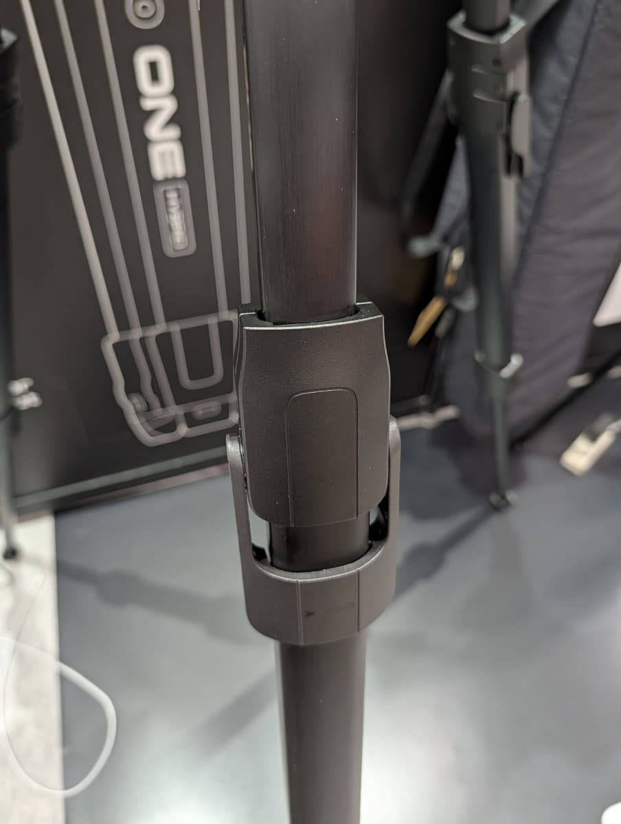 三段脚だがロックは1箇所