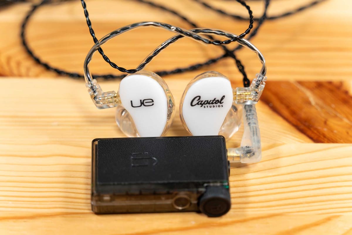 10年ほど前に作ったカスタムIEM「UE RR」も久しぶりに引っ張り出した