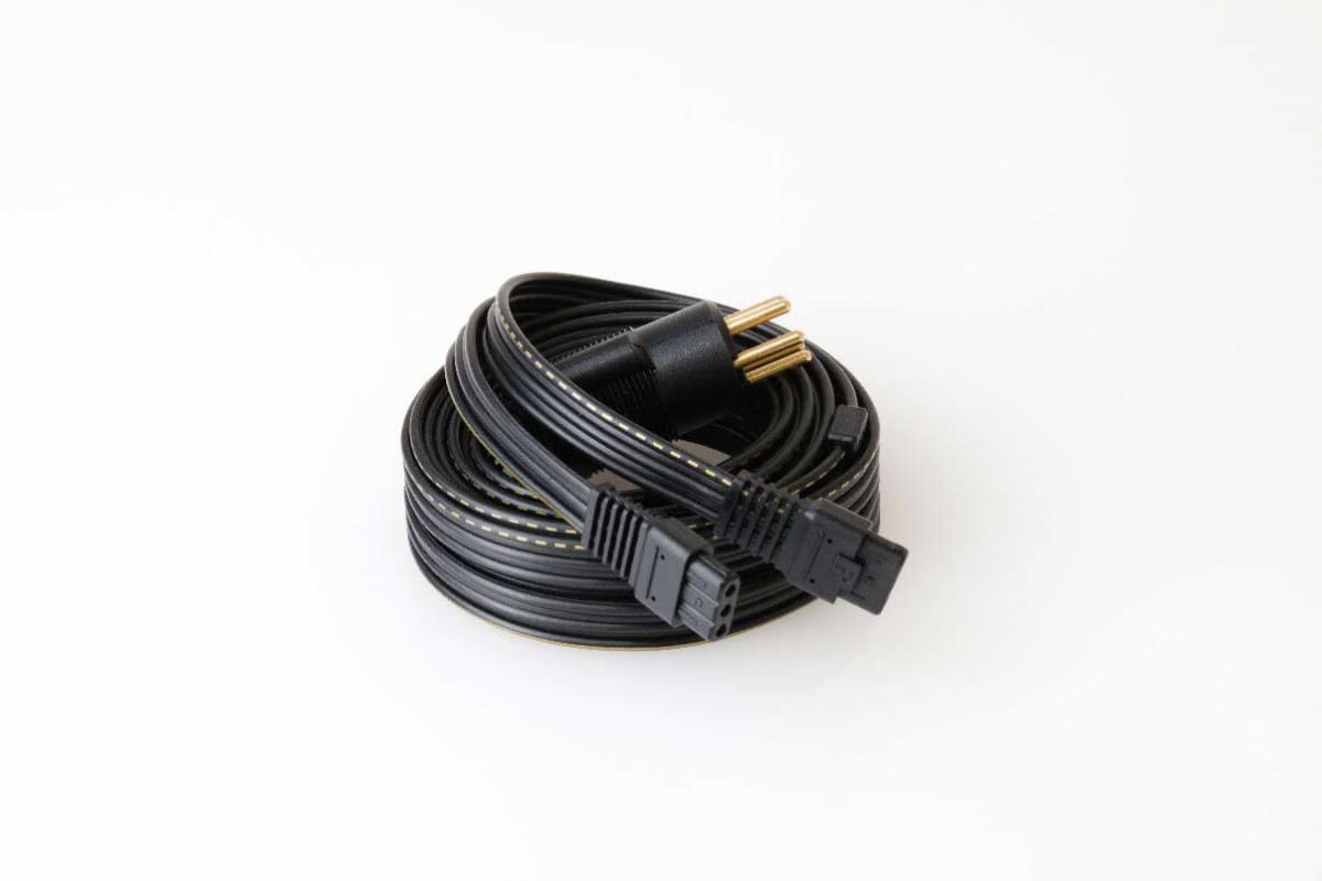 プレゼントされる1.5m/6N OFC＋銀メッキ軟銅線ケーブル