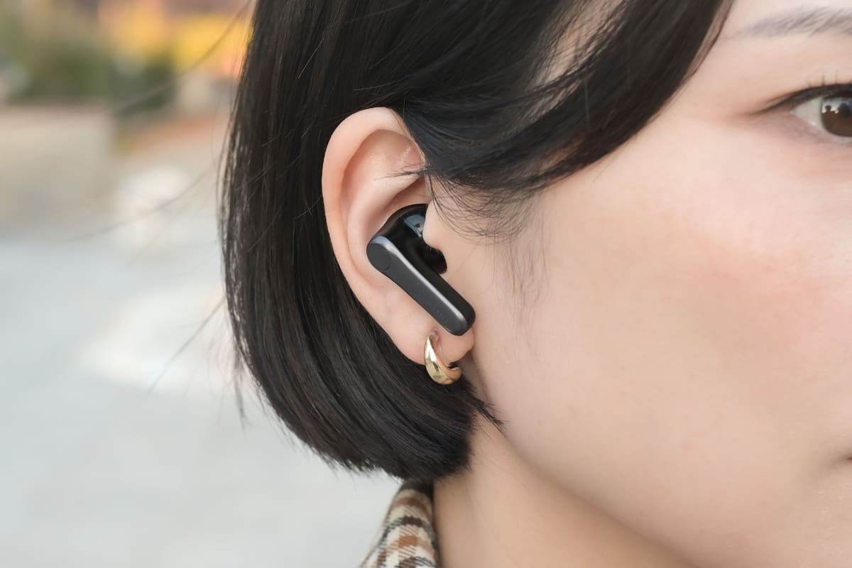 イヤフォンが耳にはまる部分や耳穴があまり大きくない私でも、痛みを感じることなくつけていられます