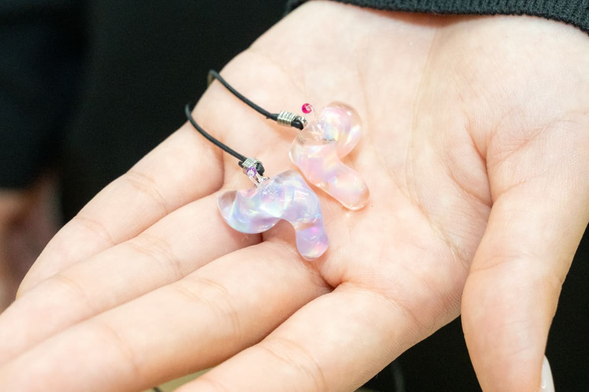 耳栓 ラズライトはeA-R Cとは少し違うテイストのカラーで制作している