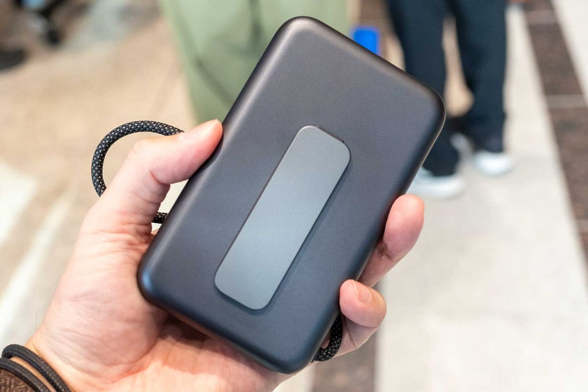 スタンドも備える