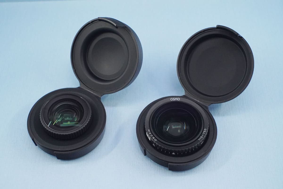 レンズの大きさが違うので、ケースの構造も違う