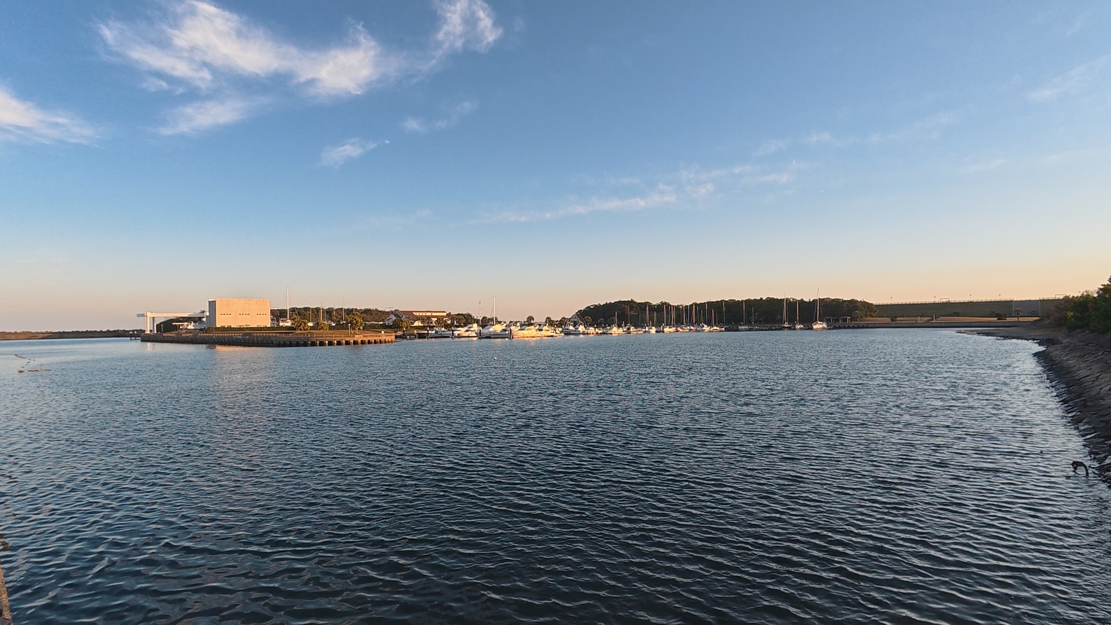 レンズモード：標準(歪み補正)、補正モード：HorizonSteady、画角：17mm