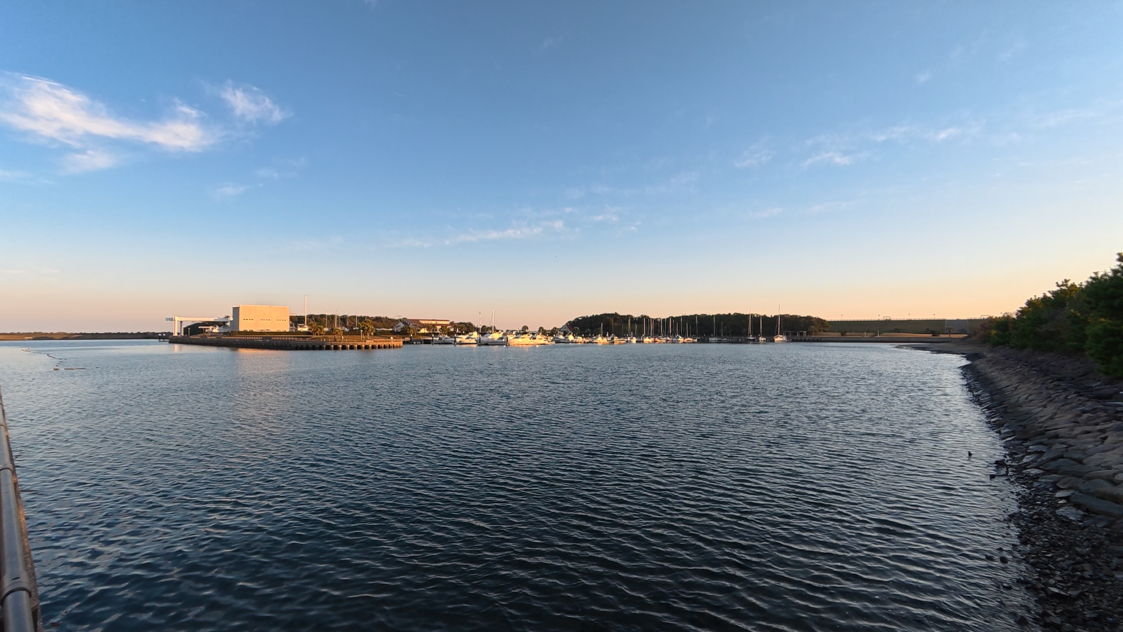 レンズモード：標準(歪み補正)、補正モード：HorizonSteady、画角：マクロレンズ