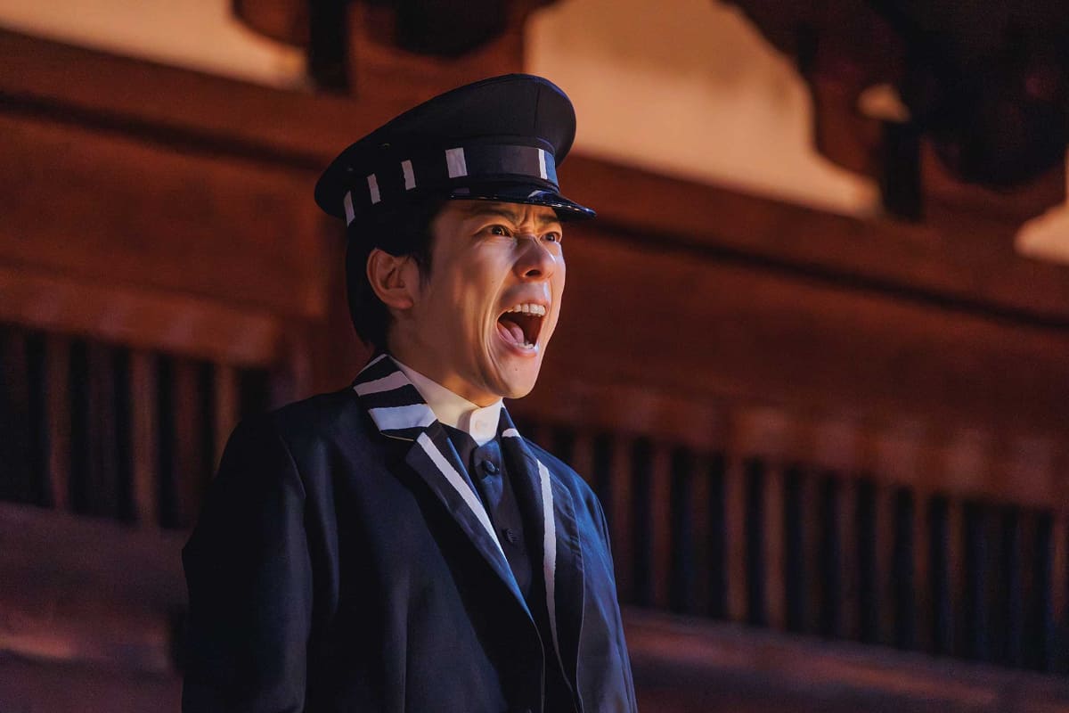 二宮和也演じる槐<br><span class="fnt-70">Netflixにて世界独占配信中(全6話、一挙配信)</span>