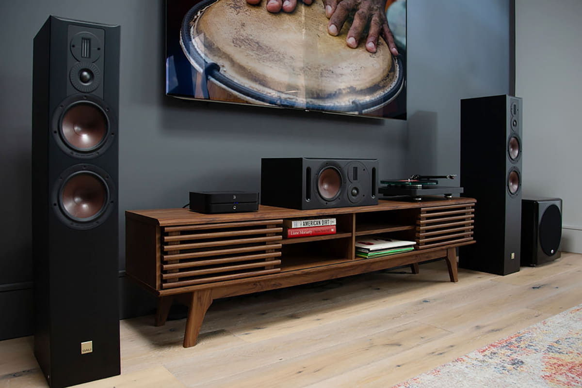 フロントとセンターの3chシアターを構築できる