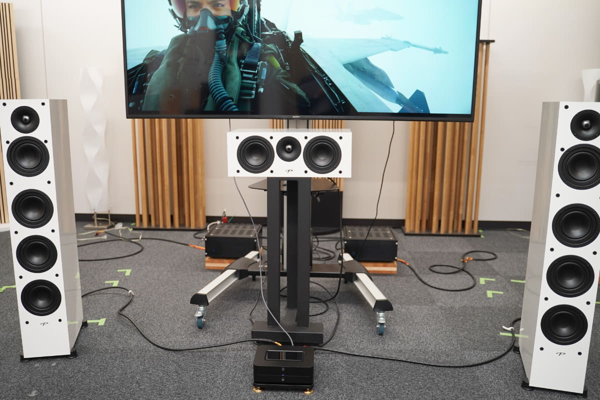 フロントとセンターの3chシアターを構築できる