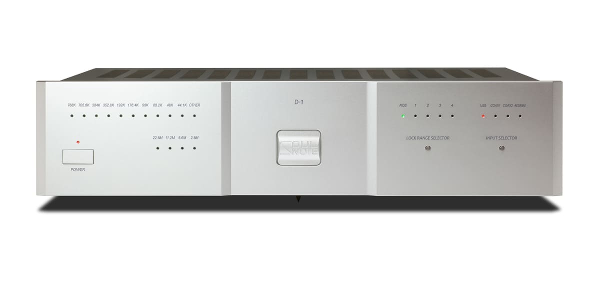 D/Aコンバーター「D-1 ver.2」。E-3で開発したNew Type-R回路をDAC用に最適化して採用。DACチップはESS「ES9038PRO」を左右独立で採用し、SOULNOTE独自のNOSモードが選択できる