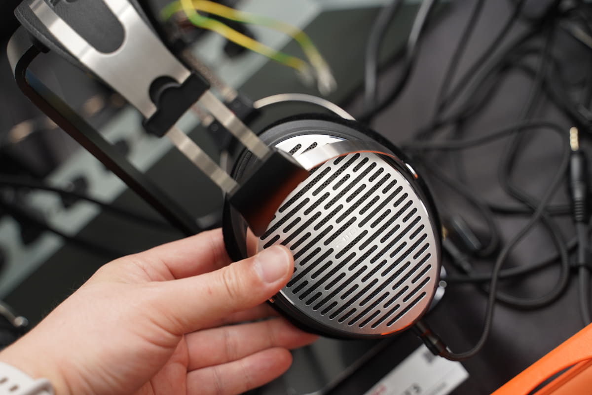 開放型ヘッドフォンのエントリーモデ「JT3」