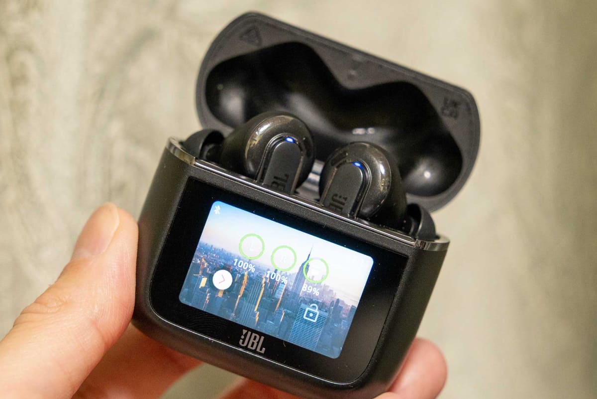 「JBL TOUR PRO 3」
