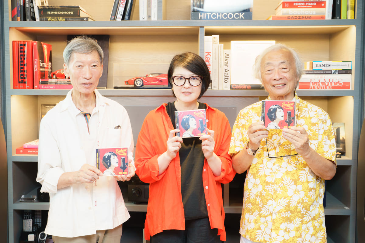 左から潮晴男氏、情家みえさん、私