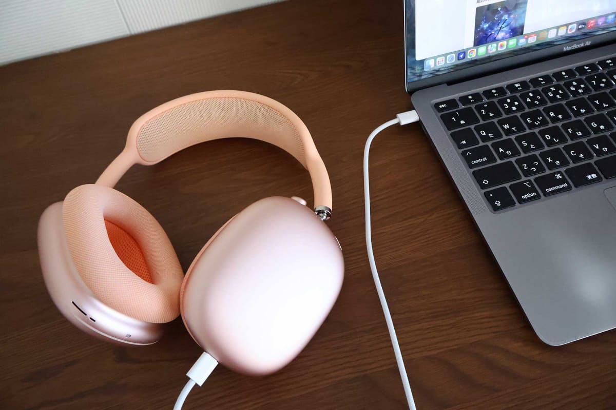 専用の「Smart Case」に収納すると自動で低電力モードになる
