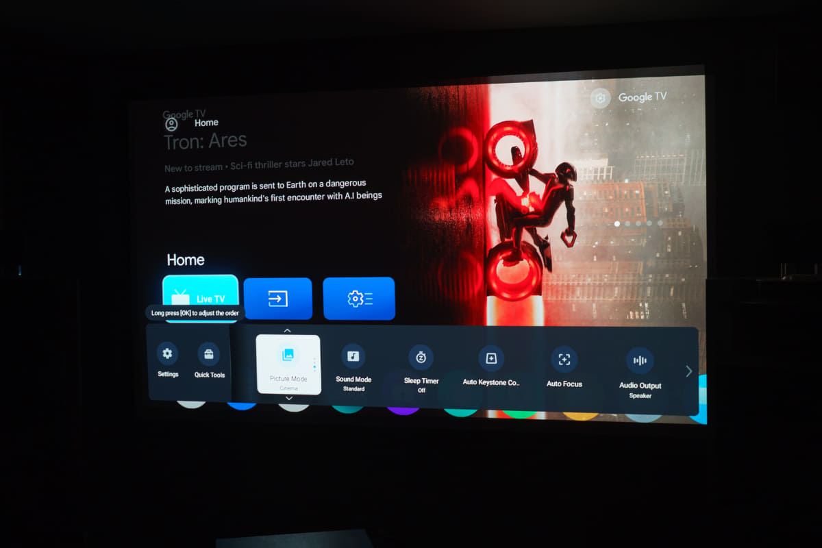 OSはGoogle TVを採用しているので、プロジェクター単体で様々なコンテンツが楽しめる